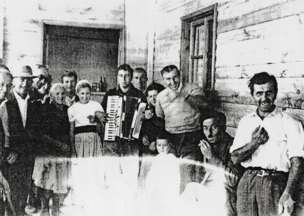 Colonos con acordeón - Tradiciones musicales